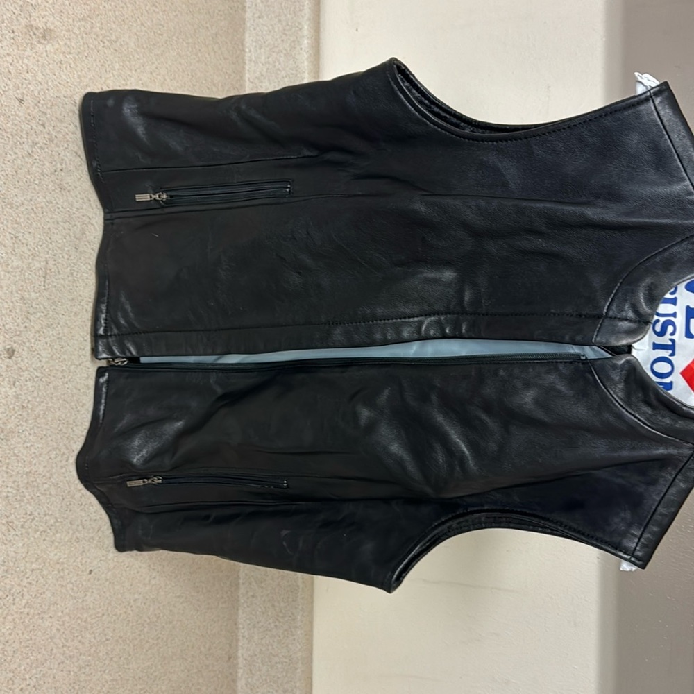 Woman’s leather vest black